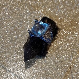 Elegant Blue and Silver Women's Ring